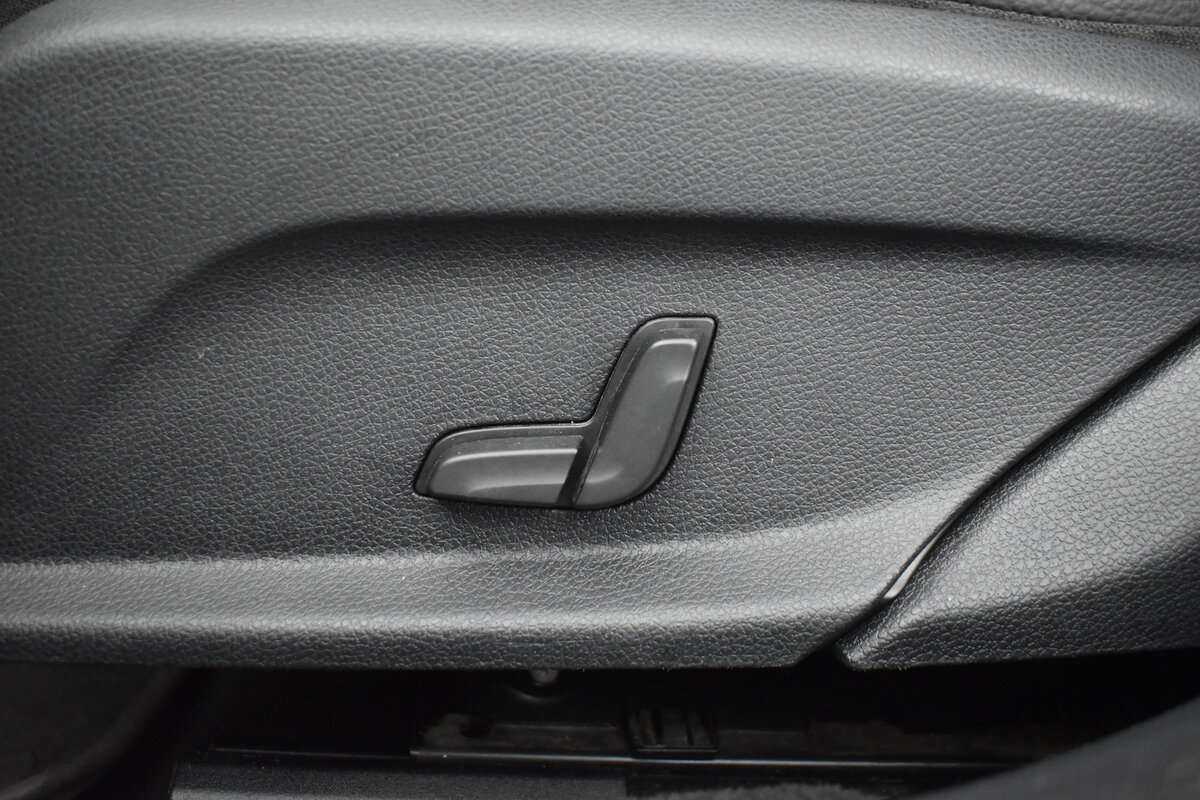 Купить Mercedes-Benz E-Класс с пробегом. Фото: #10