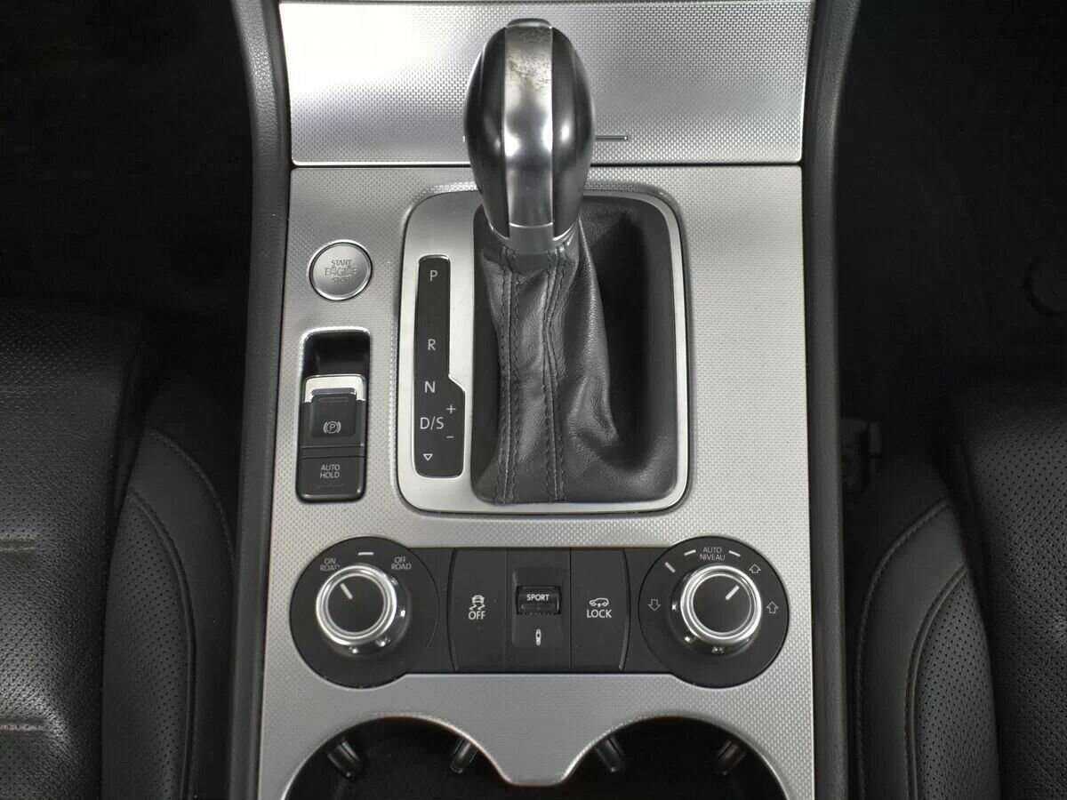 Купить Volkswagen Touareg с пробегом. Фото: #12