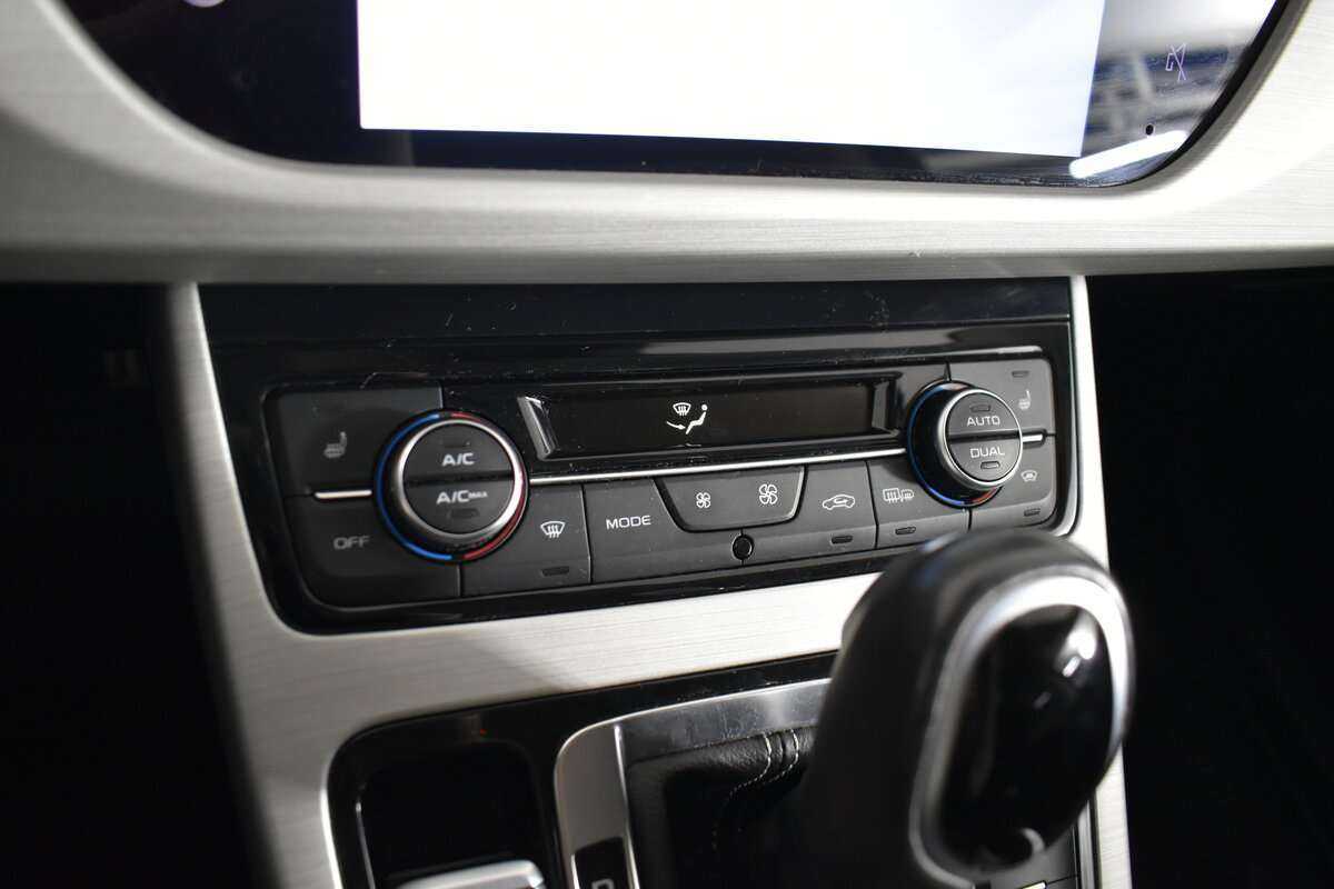 Купить Geely Atlas с пробегом. Фото: #17