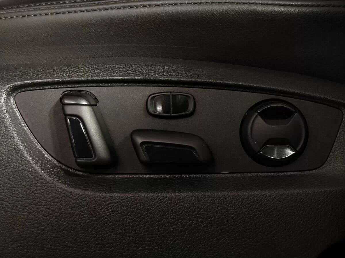 Купить Volkswagen Touareg с пробегом. Фото: #19