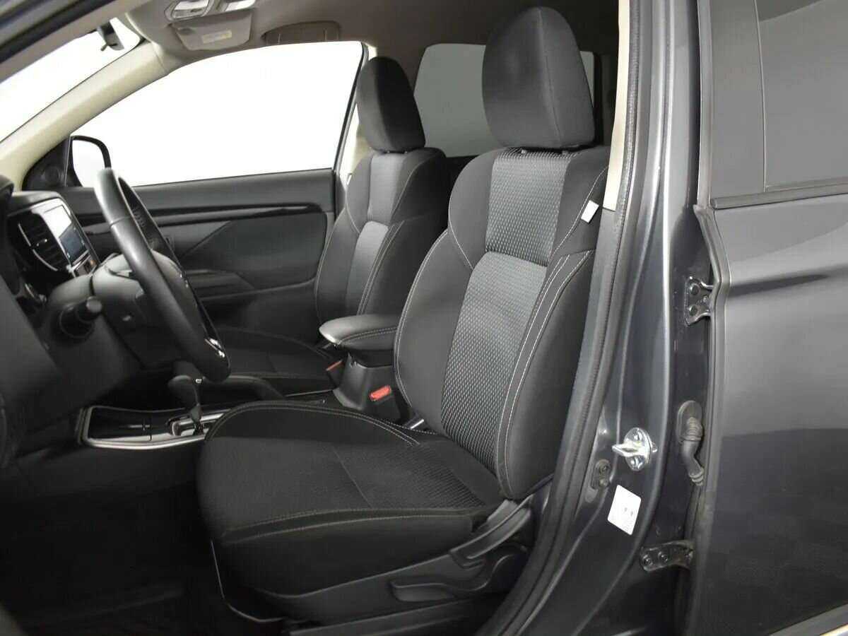 Купить Mitsubishi Outlander с пробегом. Фото: #4