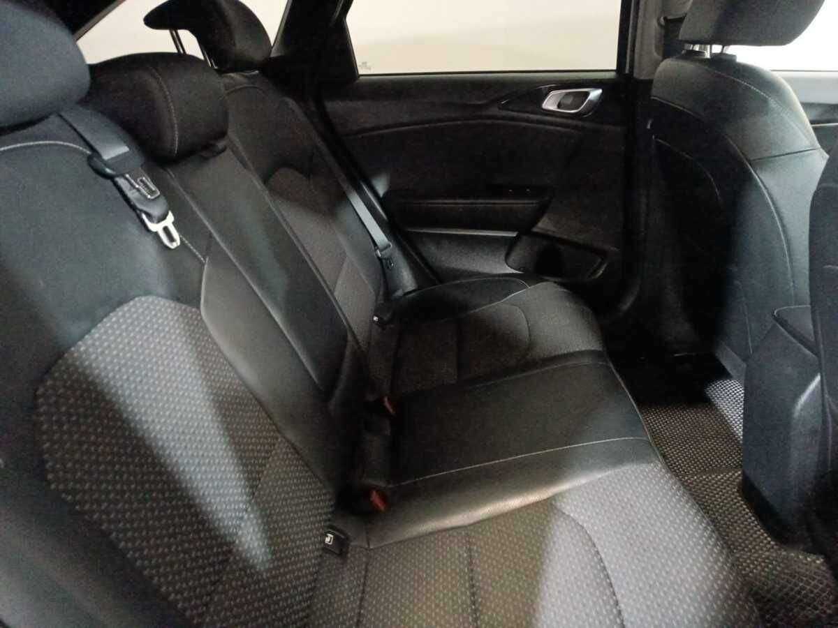 Купить Kia Ceed с пробегом. Фото: #10