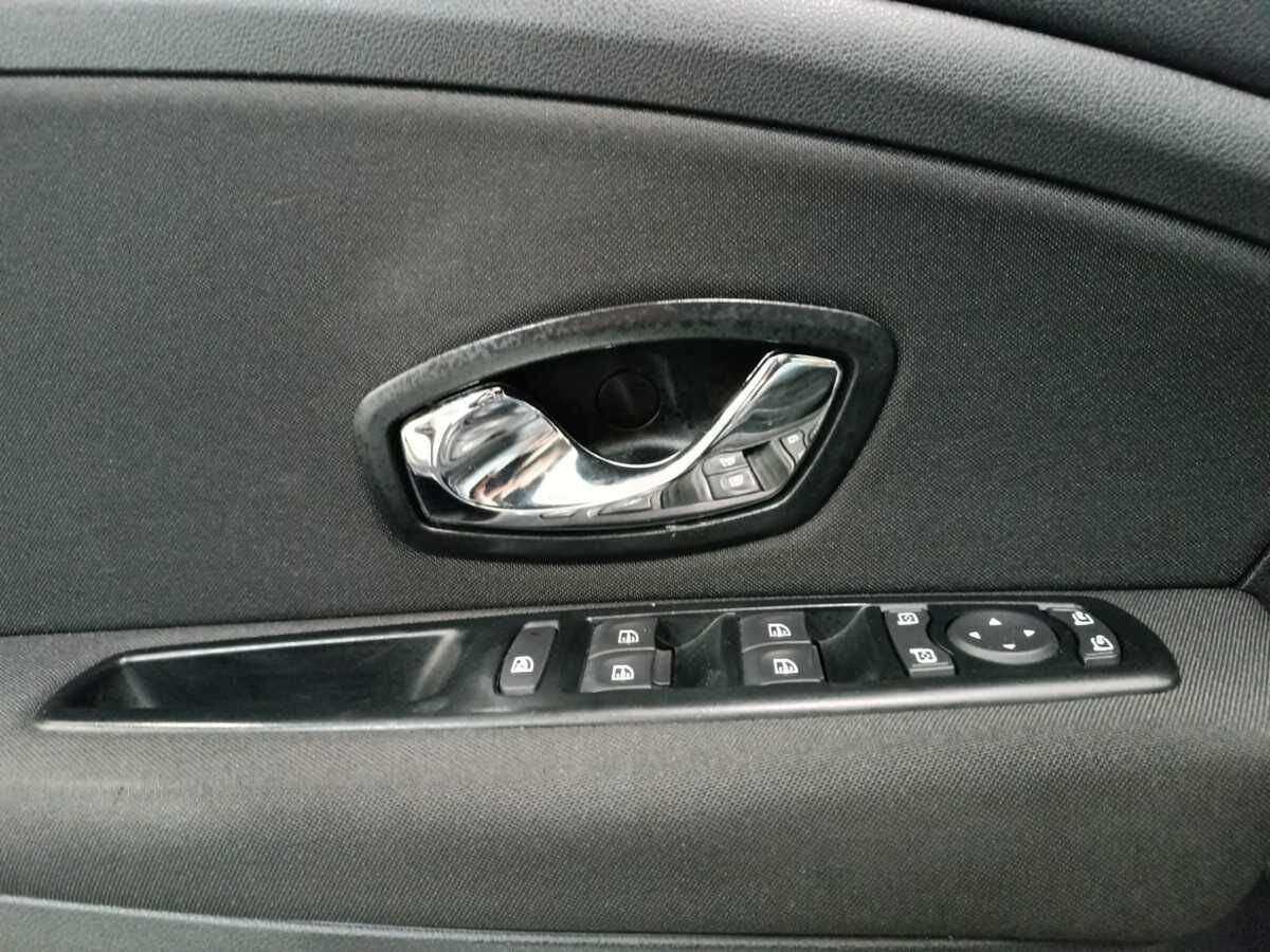 Купить Renault Fluence с пробегом. Фото: #15