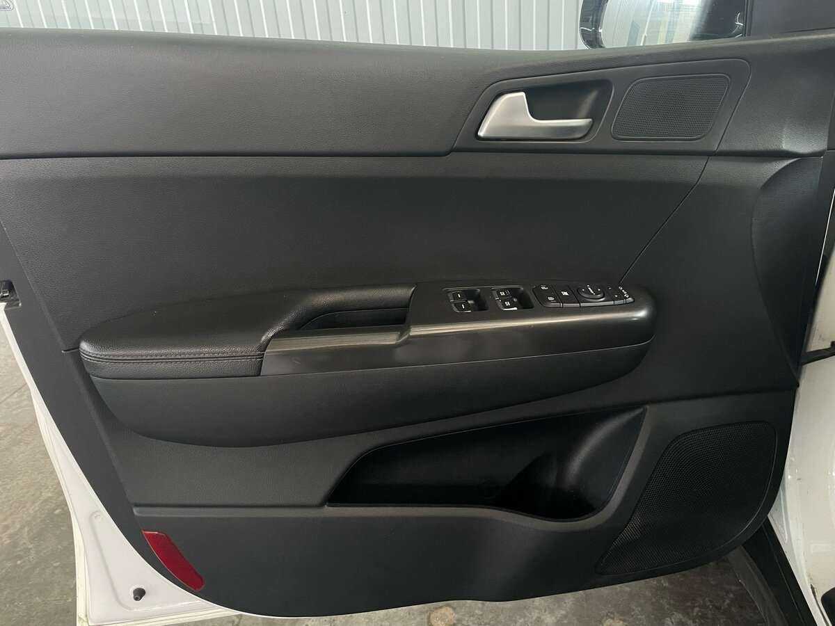 Купить Kia Sportage с пробегом. Фото: #20