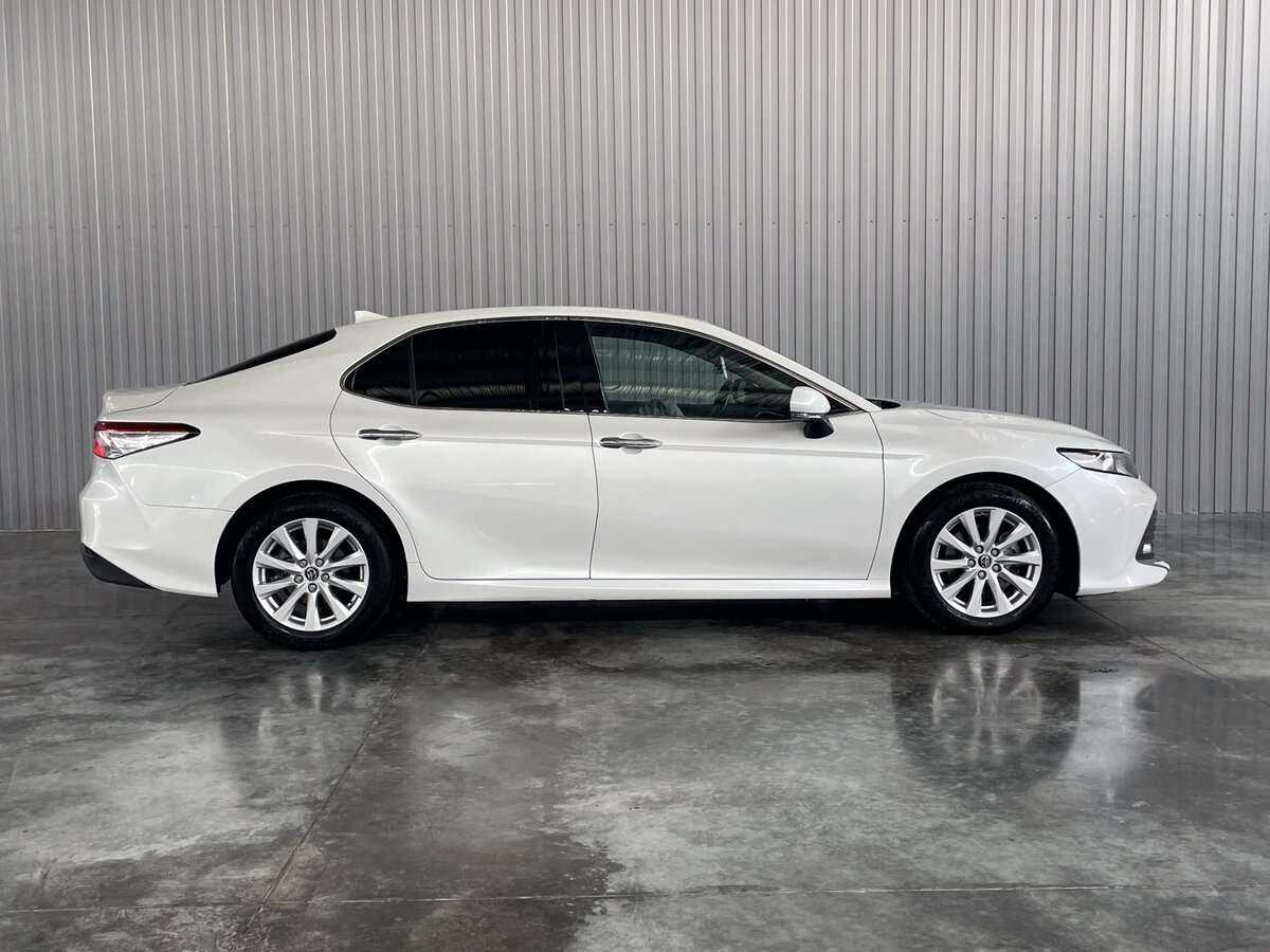 Купить Toyota Camry с пробегом. Фото: #3
