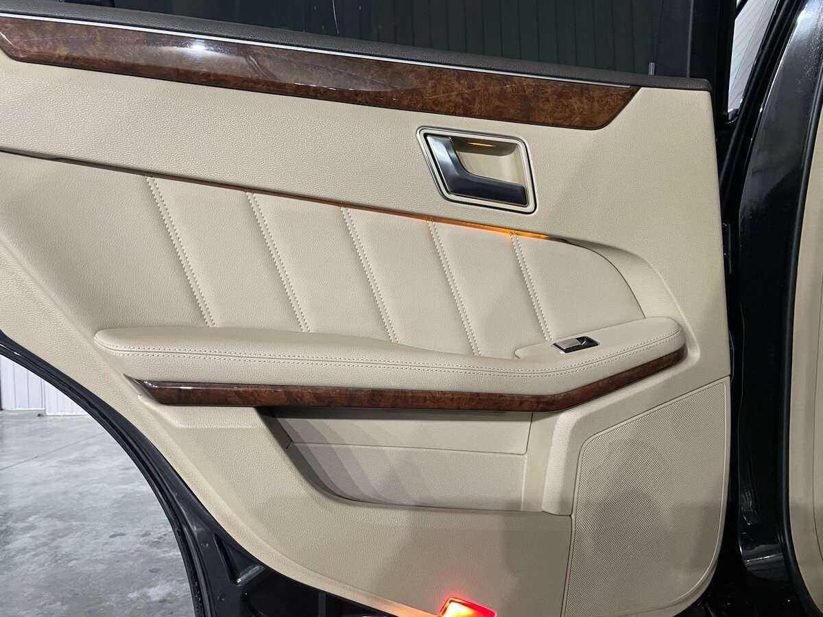 Купить Mercedes-Benz E-Класс с пробегом. Фото: #18