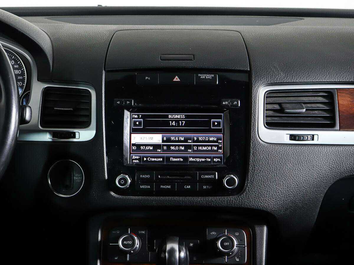 Купить Volkswagen Touareg с пробегом. Фото: #11