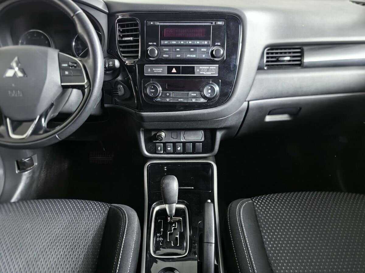 Купить Mitsubishi Outlander с пробегом. Фото: #9