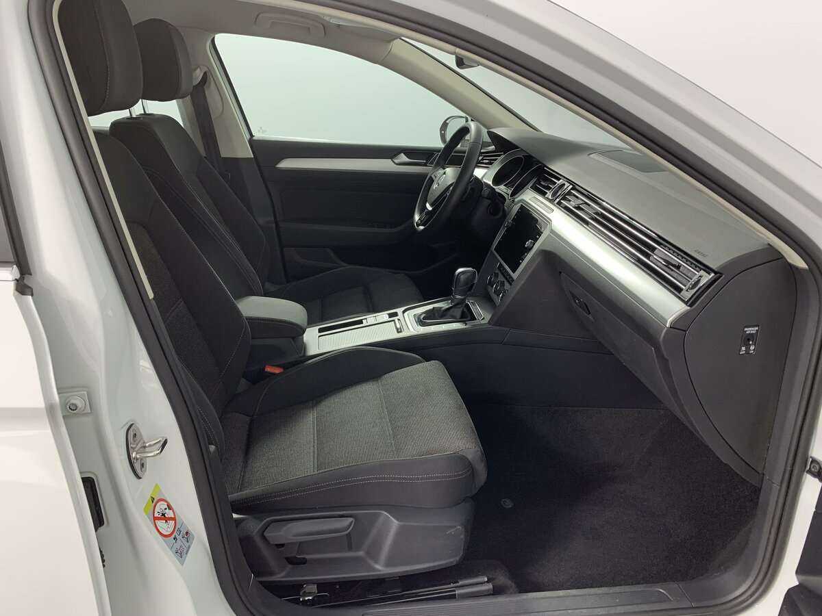 Купить Volkswagen Passat с пробегом. Фото: #14
