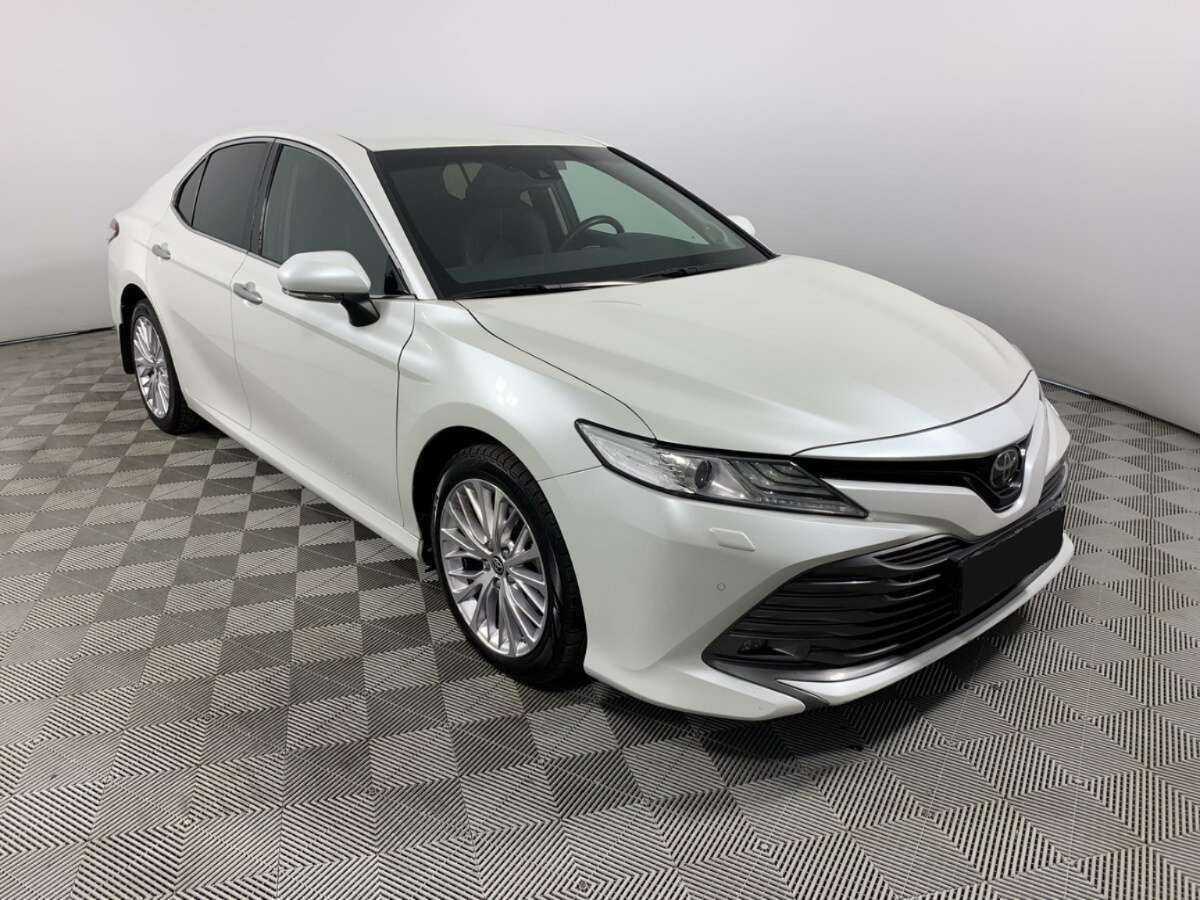 Купить Toyota Camry с пробегом. Фото: #2