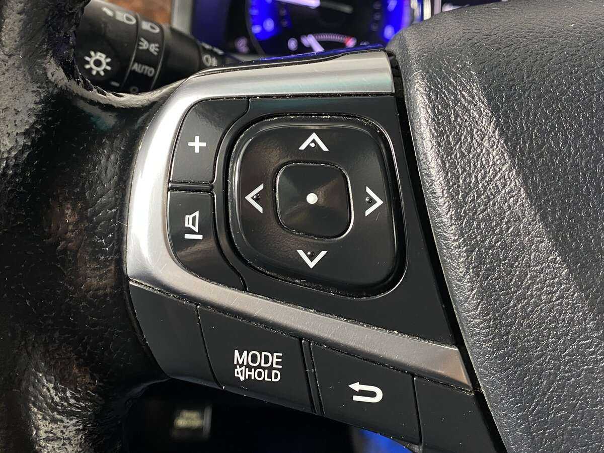 Купить Toyota Camry с пробегом. Фото: #18