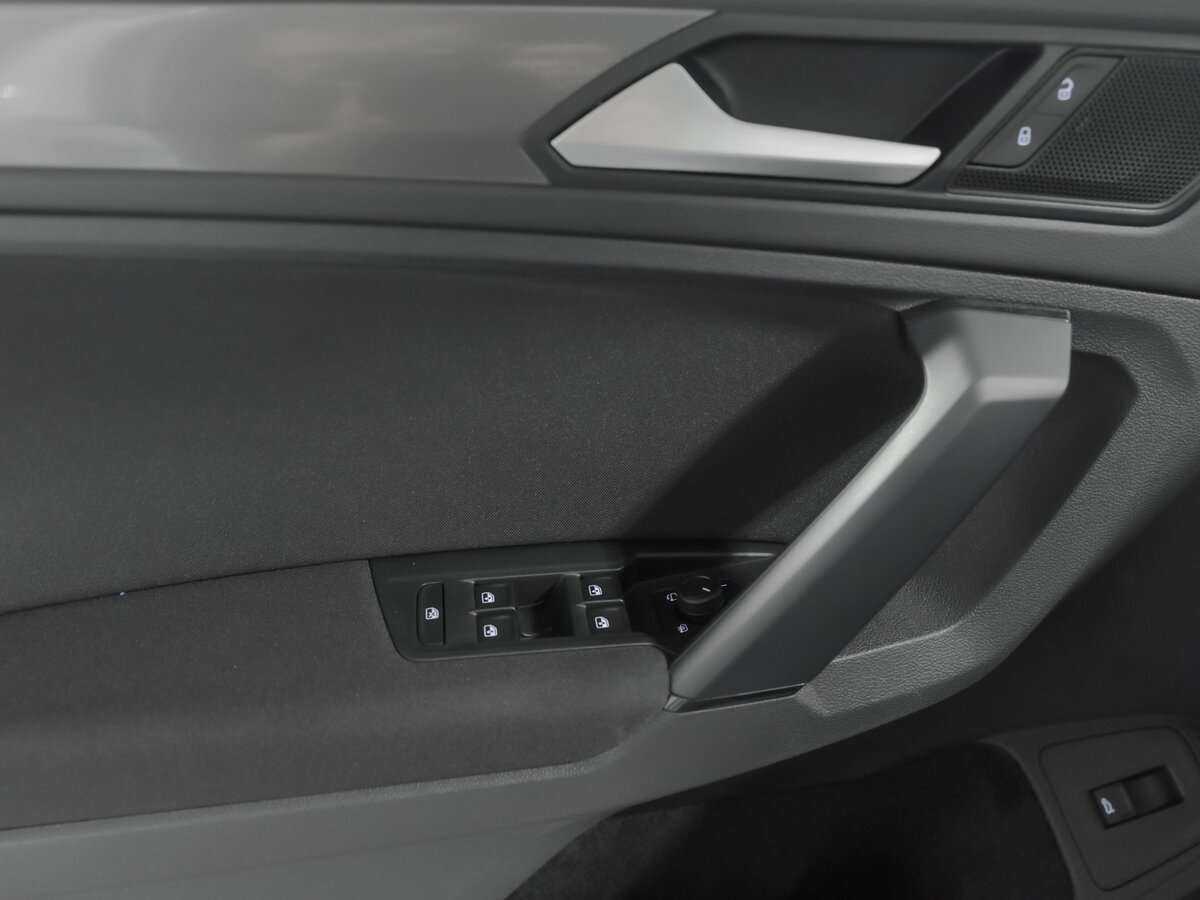 Купить Volkswagen Tiguan с пробегом. Фото: #10