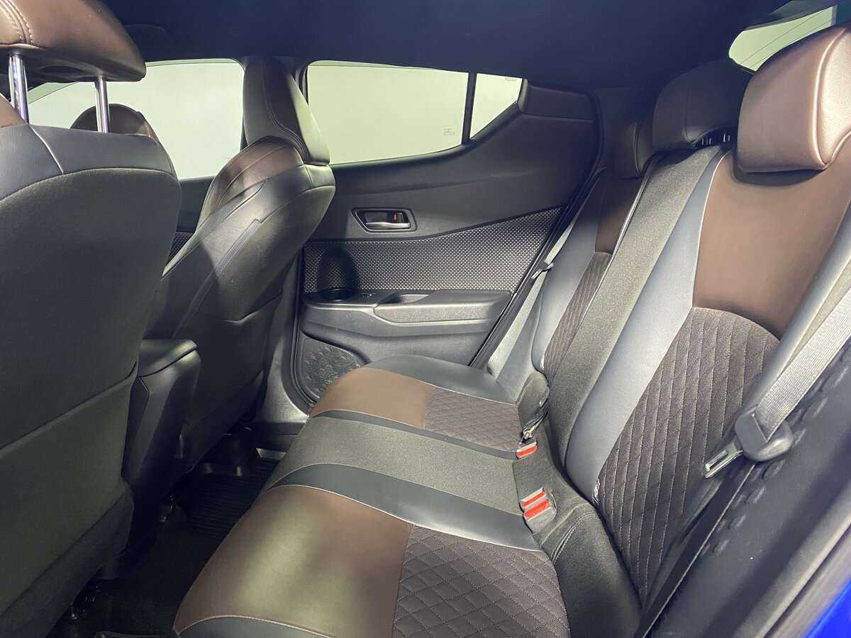 Купить Toyota C-HR с пробегом. Фото: #7