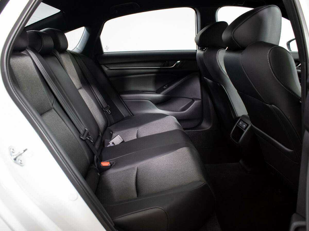 Купить Honda Accord с пробегом. Фото: #7