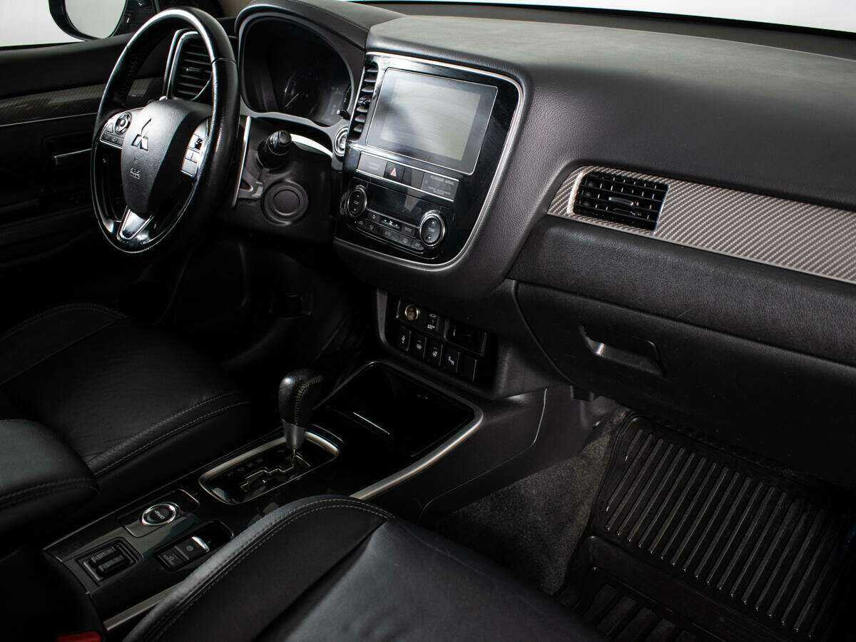 Купить Mitsubishi Outlander с пробегом. Фото: #5