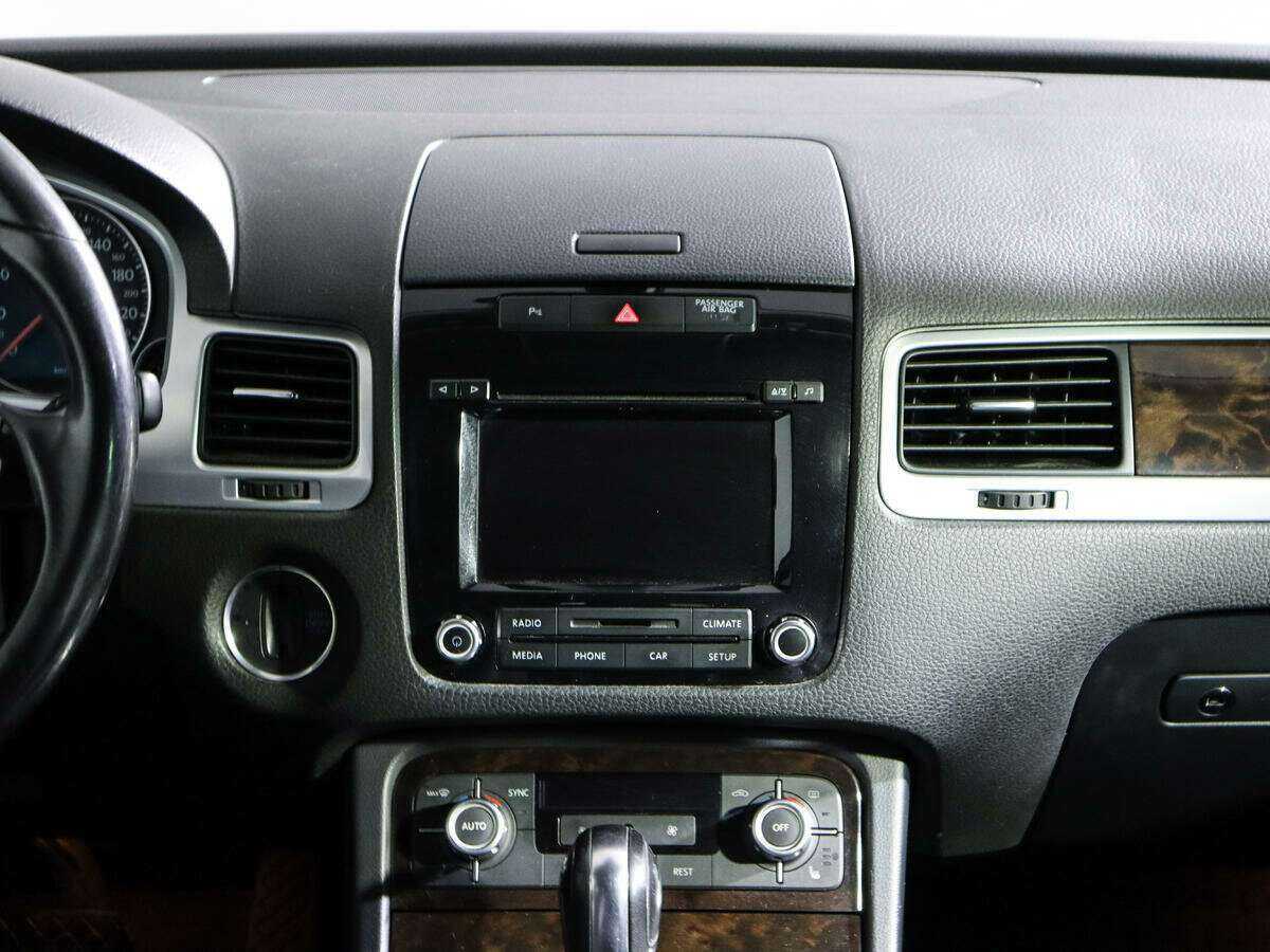 Купить Volkswagen Touareg с пробегом. Фото: #12