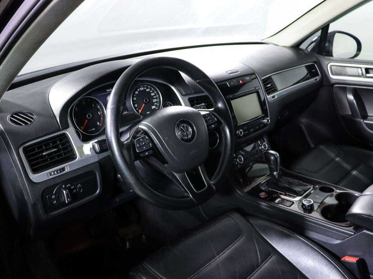 Купить Volkswagen Touareg с пробегом. Фото: #13