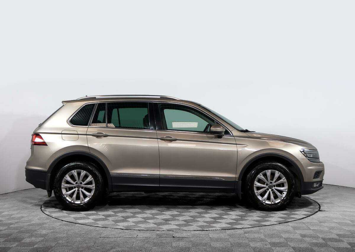 Купить Volkswagen Tiguan с пробегом. Фото: #2