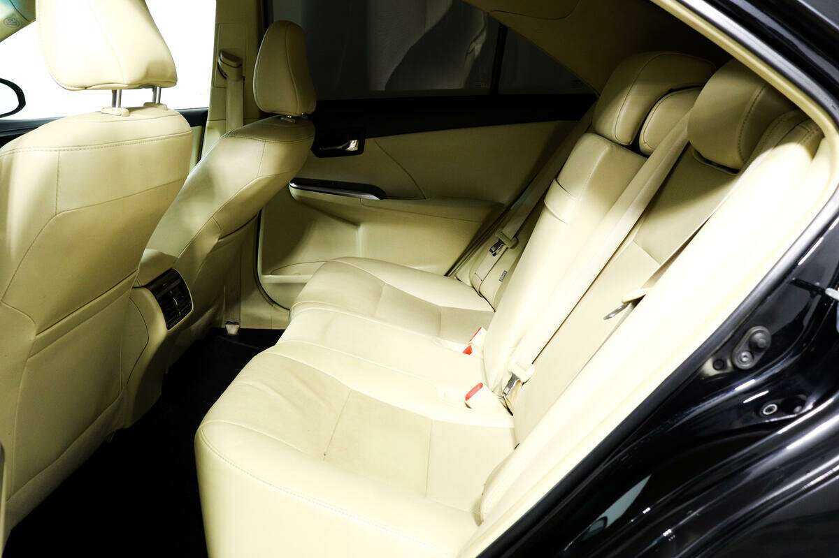 Купить Toyota Camry с пробегом. Фото: #11