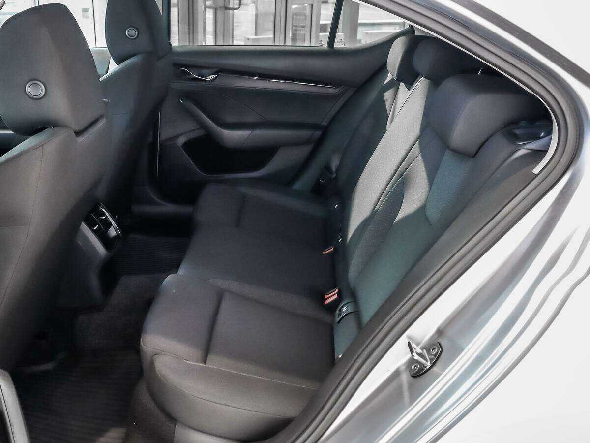 Купить Skoda Octavia с пробегом. Фото: #9