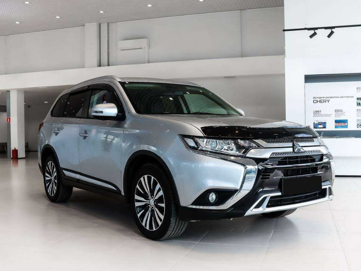 Купить Mitsubishi Outlander с пробегом. Фото: #2