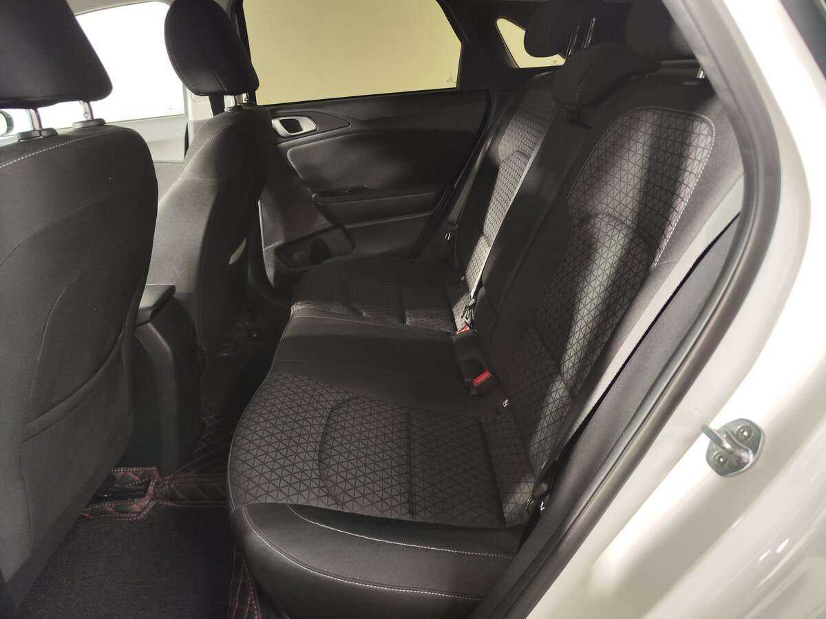 Купить Kia Ceed с пробегом. Фото: #6