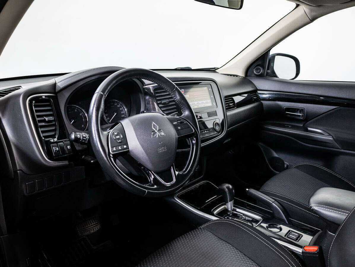 Купить Mitsubishi Outlander с пробегом. Фото: #8