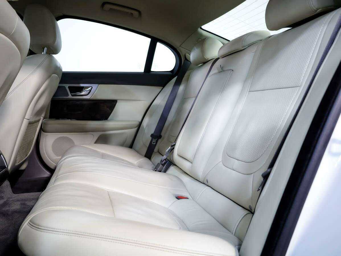 Купить Jaguar XF с пробегом. Фото: #11