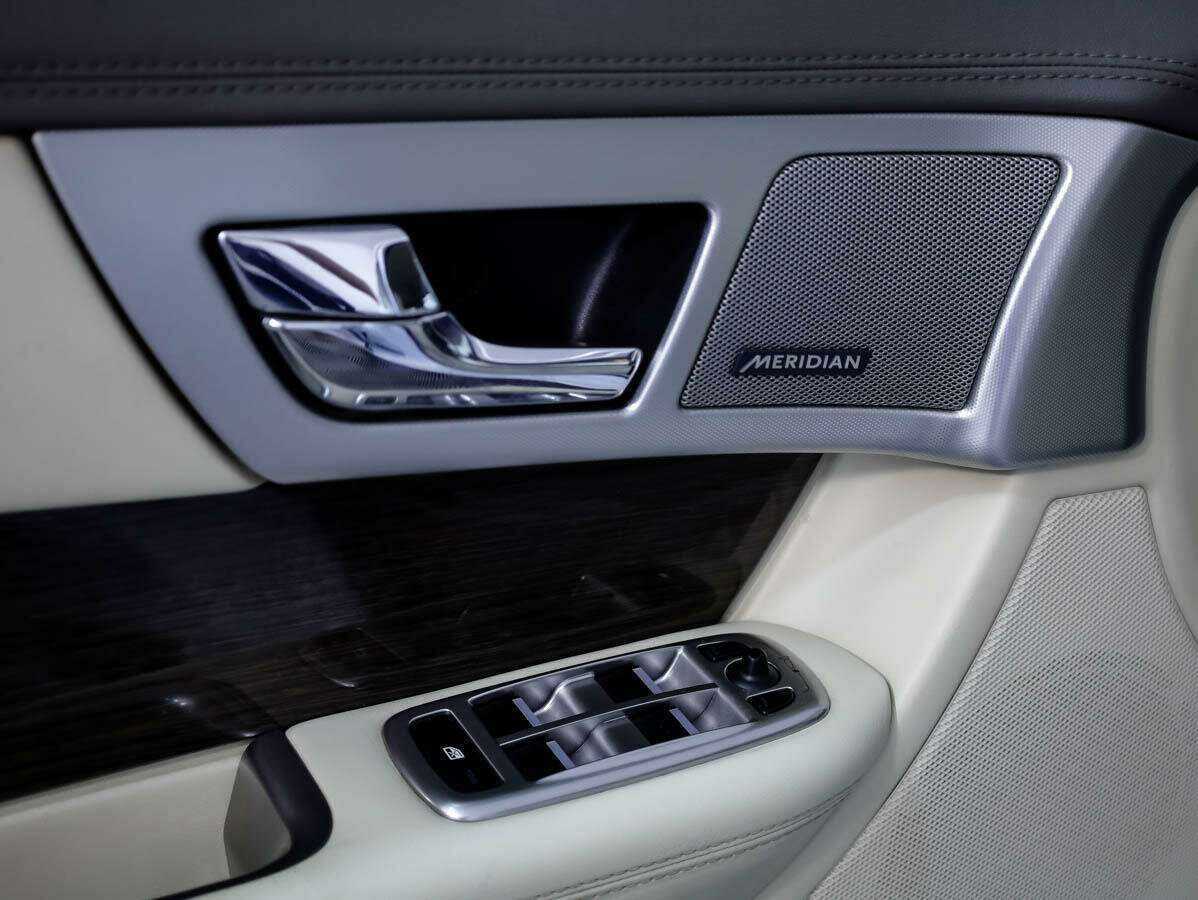 Купить Jaguar XF с пробегом. Фото: #12