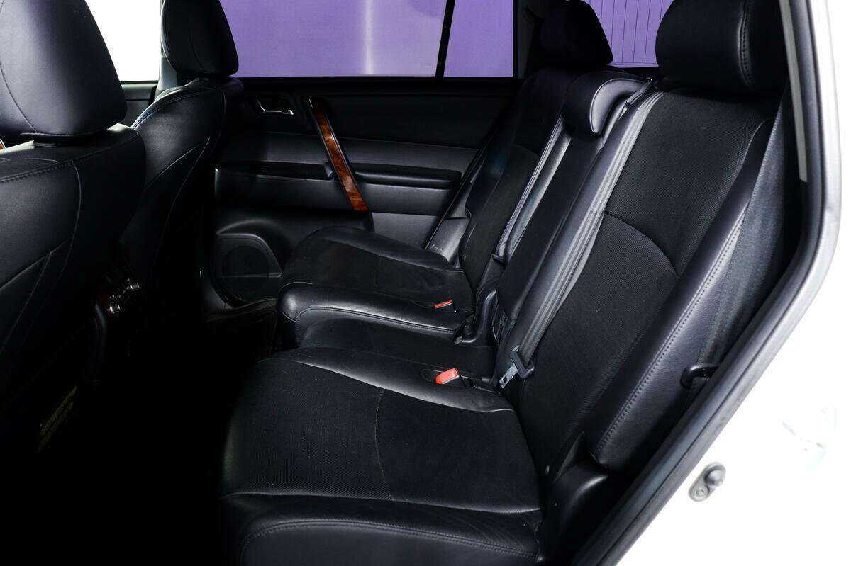 Купить Toyota Highlander с пробегом. Фото: #11