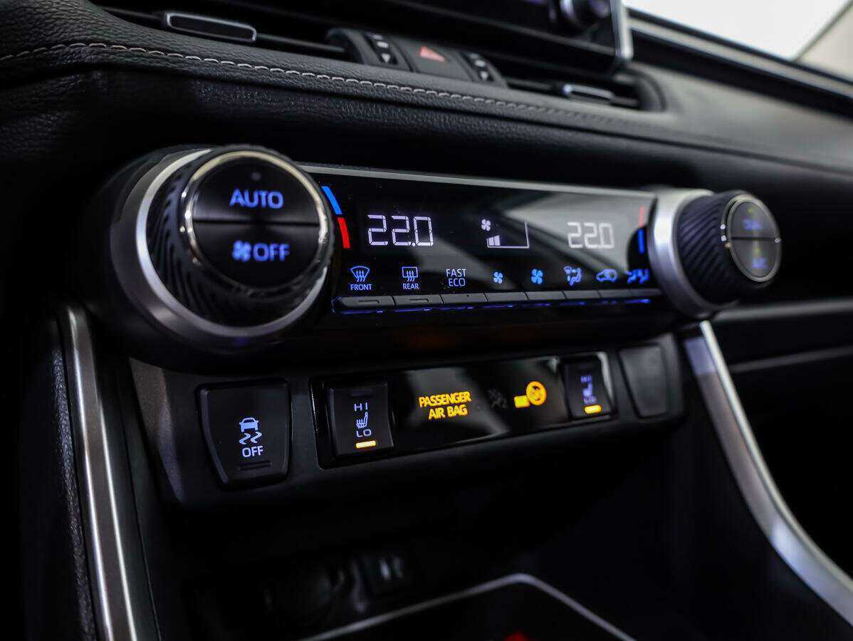 Купить Toyota RAV4 с пробегом. Фото: #12