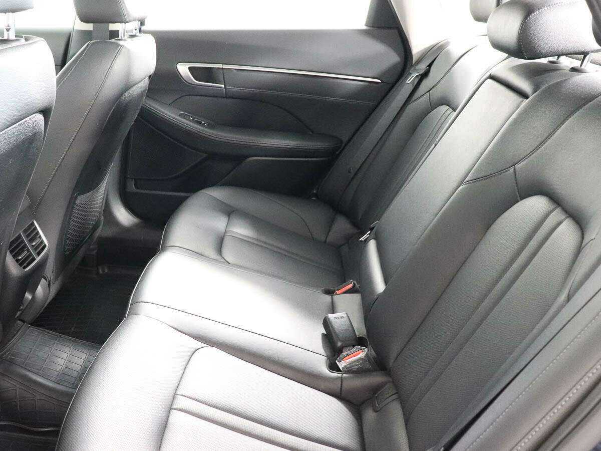 Купить Hyundai Sonata с пробегом. Фото: #9