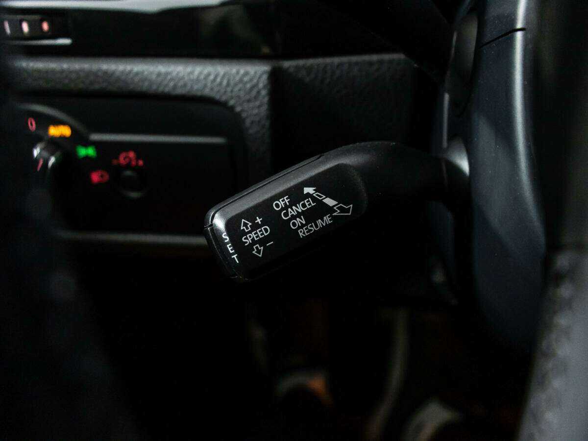 Купить Volkswagen Touareg с пробегом. Фото: #22