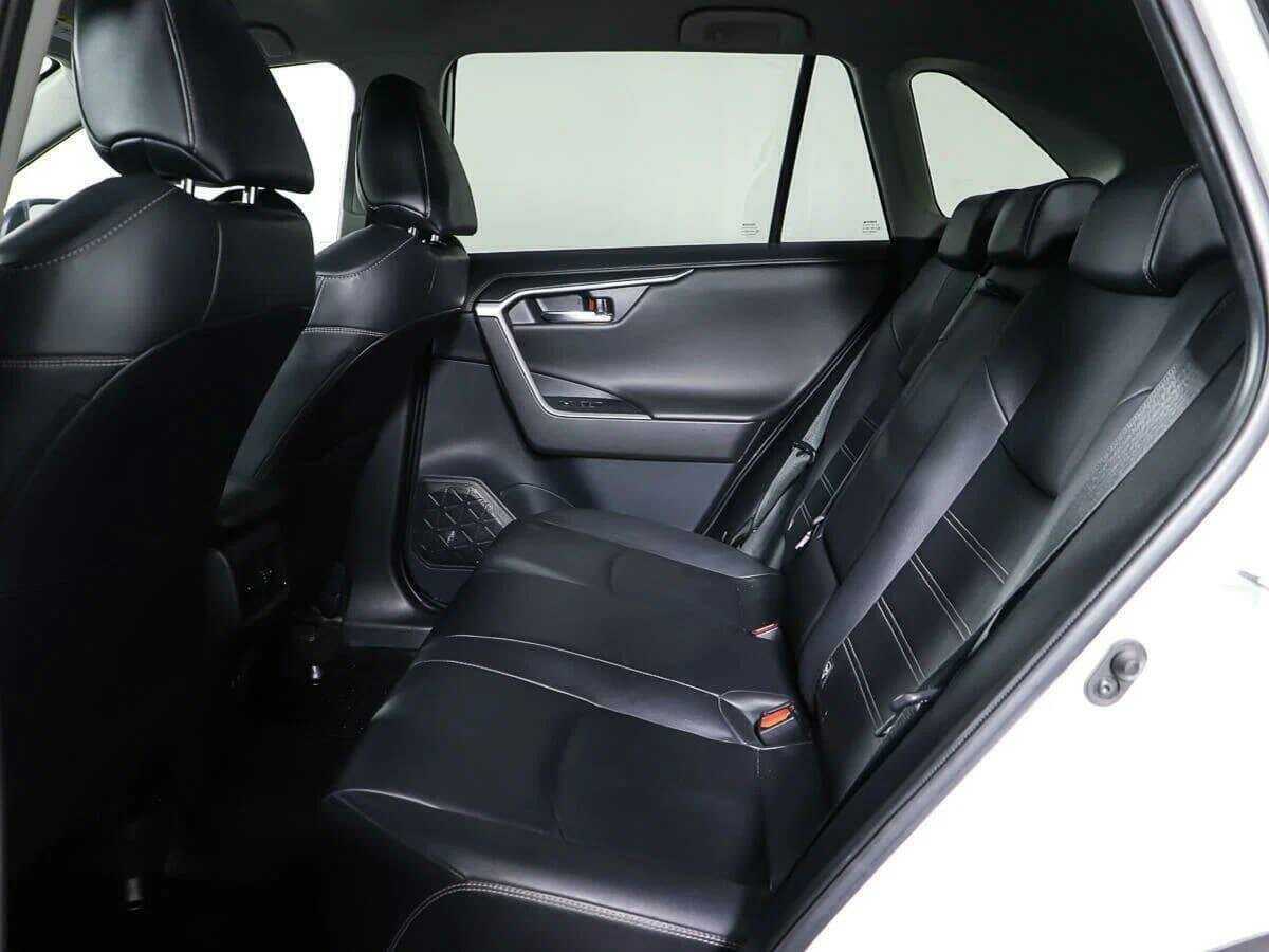Купить Toyota RAV4 с пробегом. Фото: #13