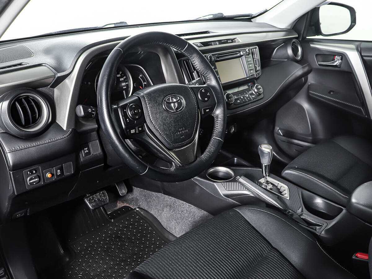 Купить Toyota RAV4 с пробегом. Фото: #12