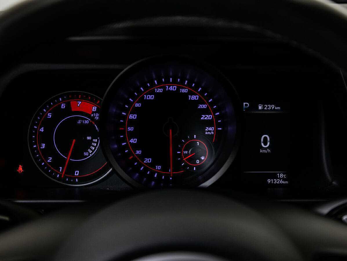 Купить Hyundai Elantra с пробегом. Фото: #11