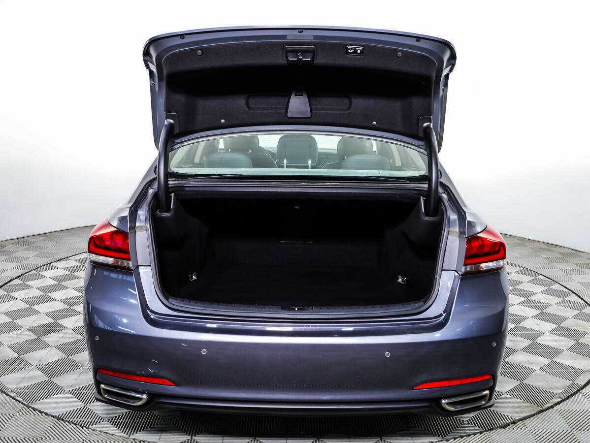 Купить Hyundai Genesis с пробегом. Фото: #21