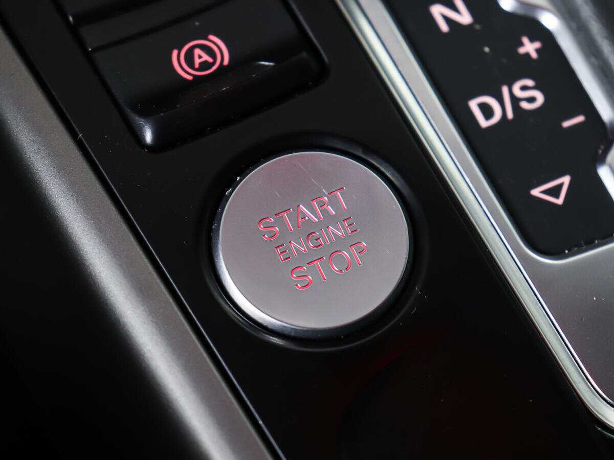 Купить Audi A4 с пробегом. Фото: #17