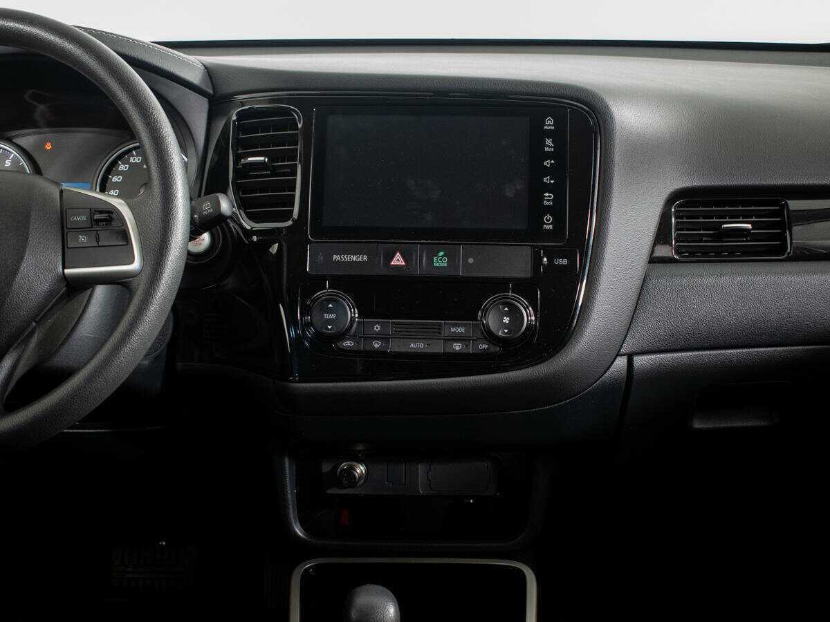 Купить Mitsubishi Outlander с пробегом. Фото: #9