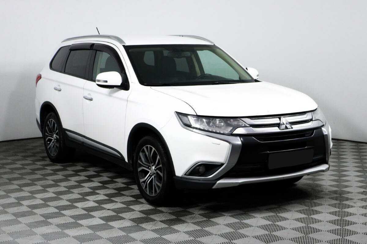 Купить Mitsubishi Outlander с пробегом. Фото: #2