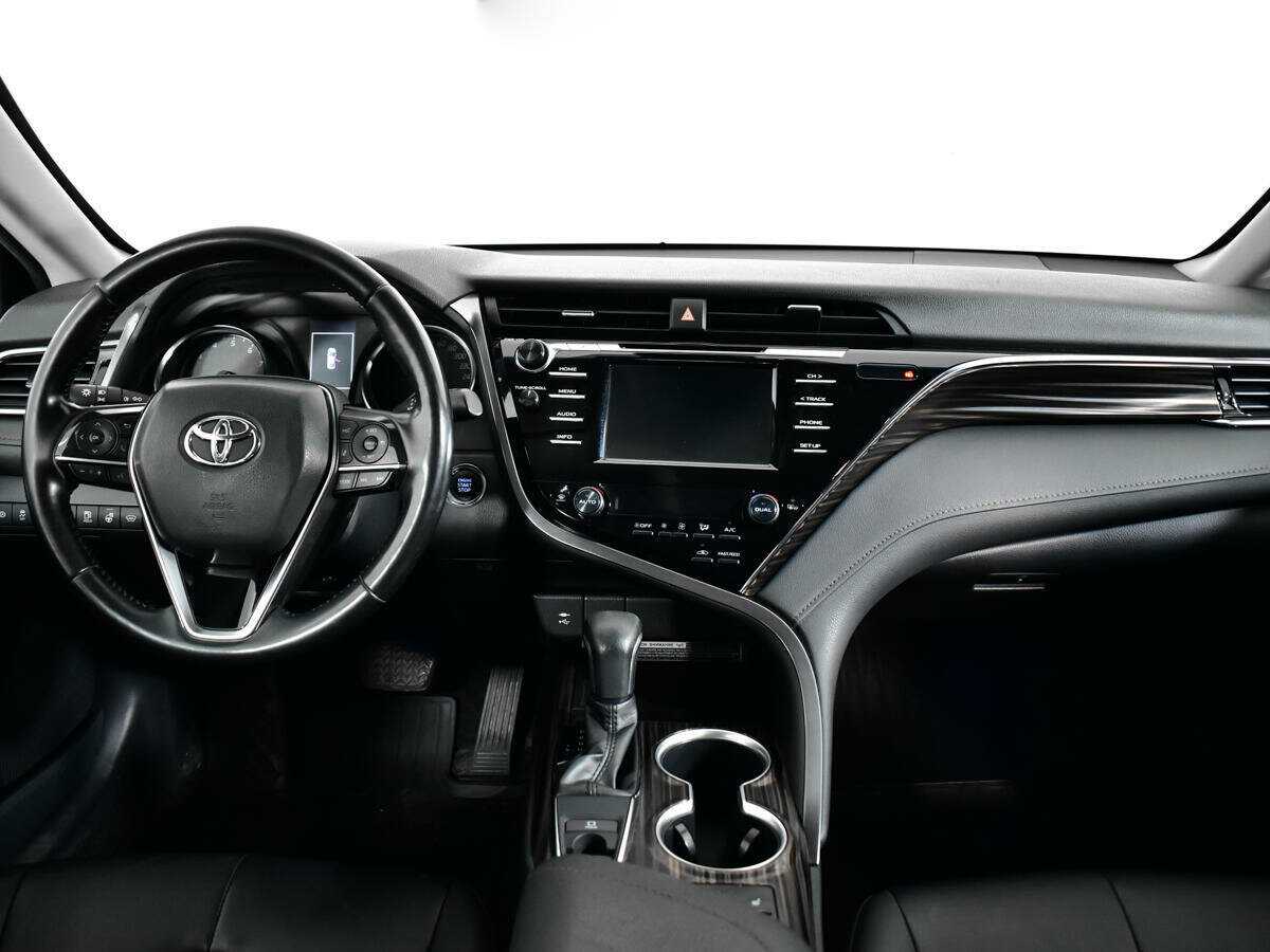 Купить Toyota Camry с пробегом. Фото: #11