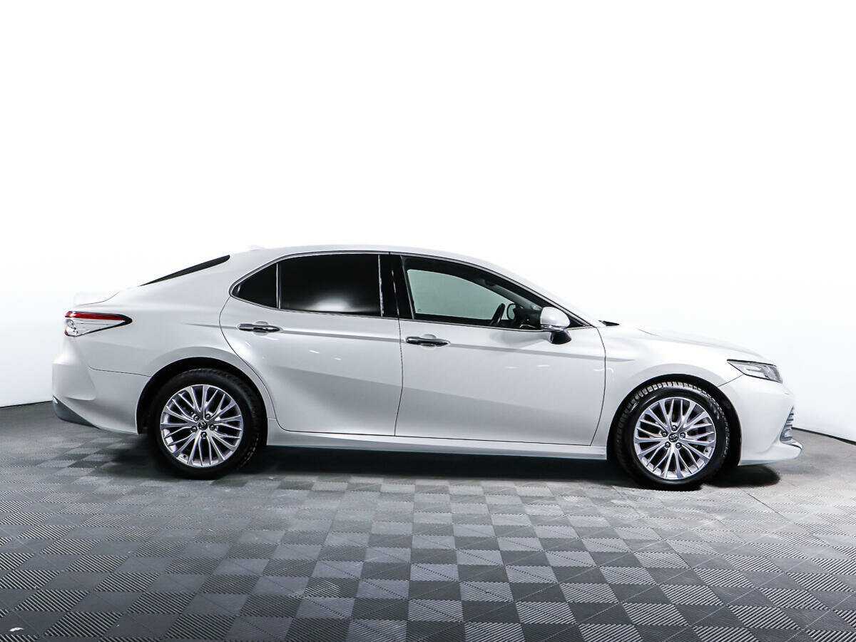 Купить Toyota Camry с пробегом. Фото: #3