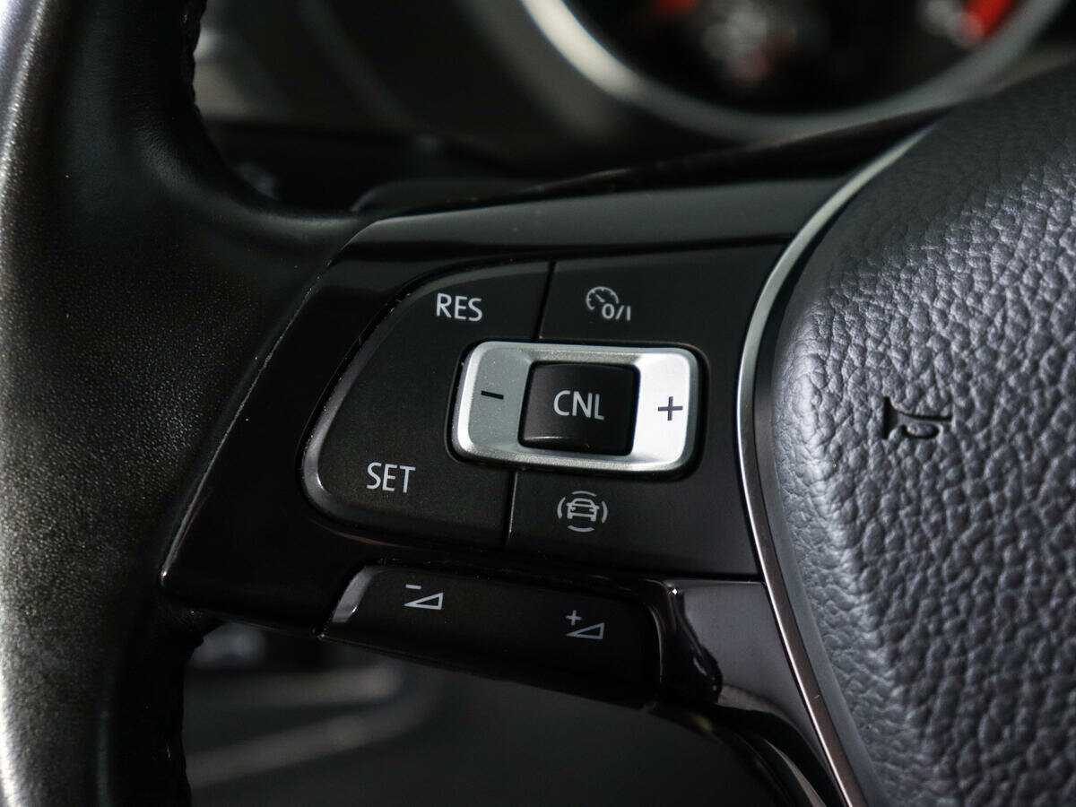 Купить Volkswagen Tiguan с пробегом. Фото: #17