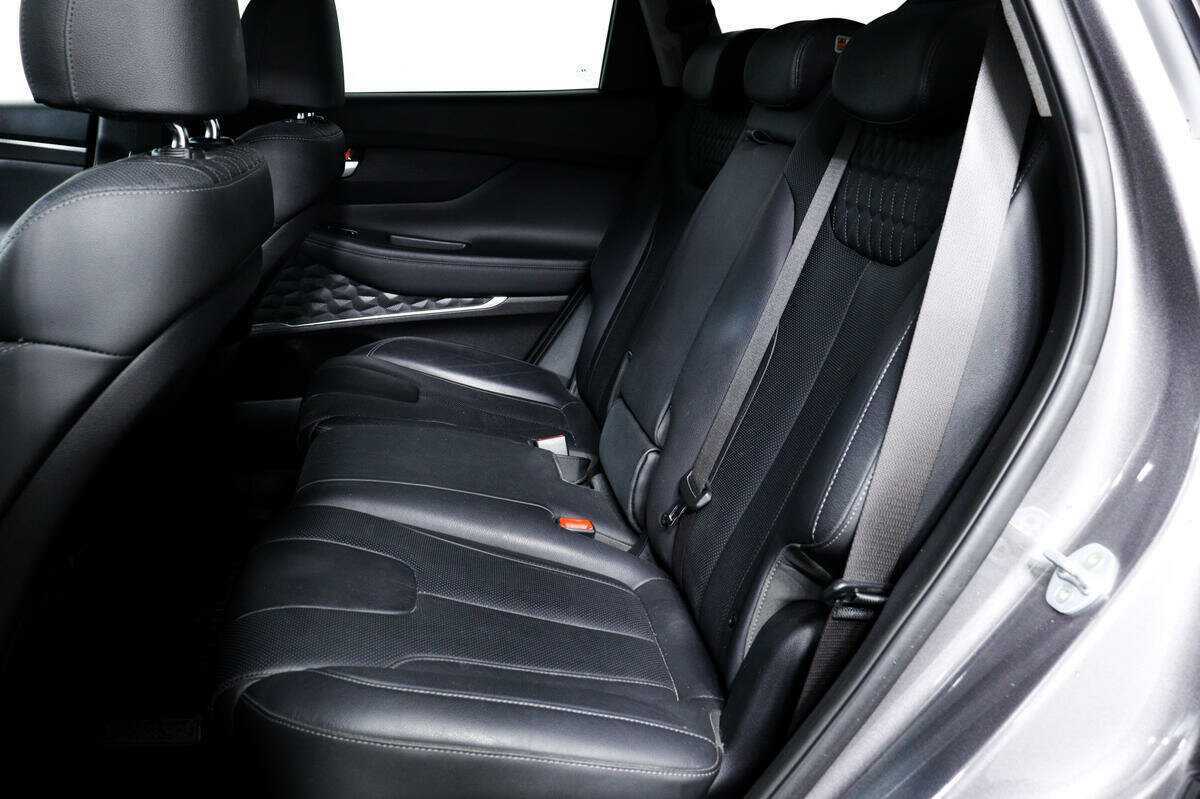 Купить Hyundai Santa Fe с пробегом. Фото: #11