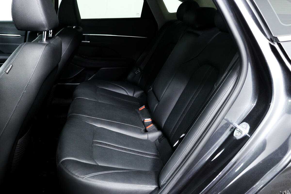 Купить Hyundai Sonata с пробегом. Фото: #11