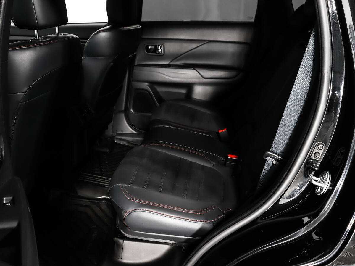 Купить Mitsubishi Outlander с пробегом. Фото: #11