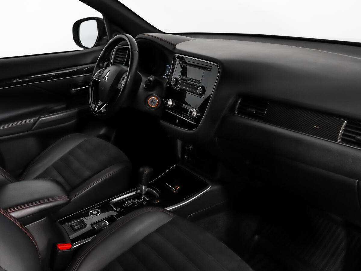 Купить Mitsubishi Outlander с пробегом. Фото: #12