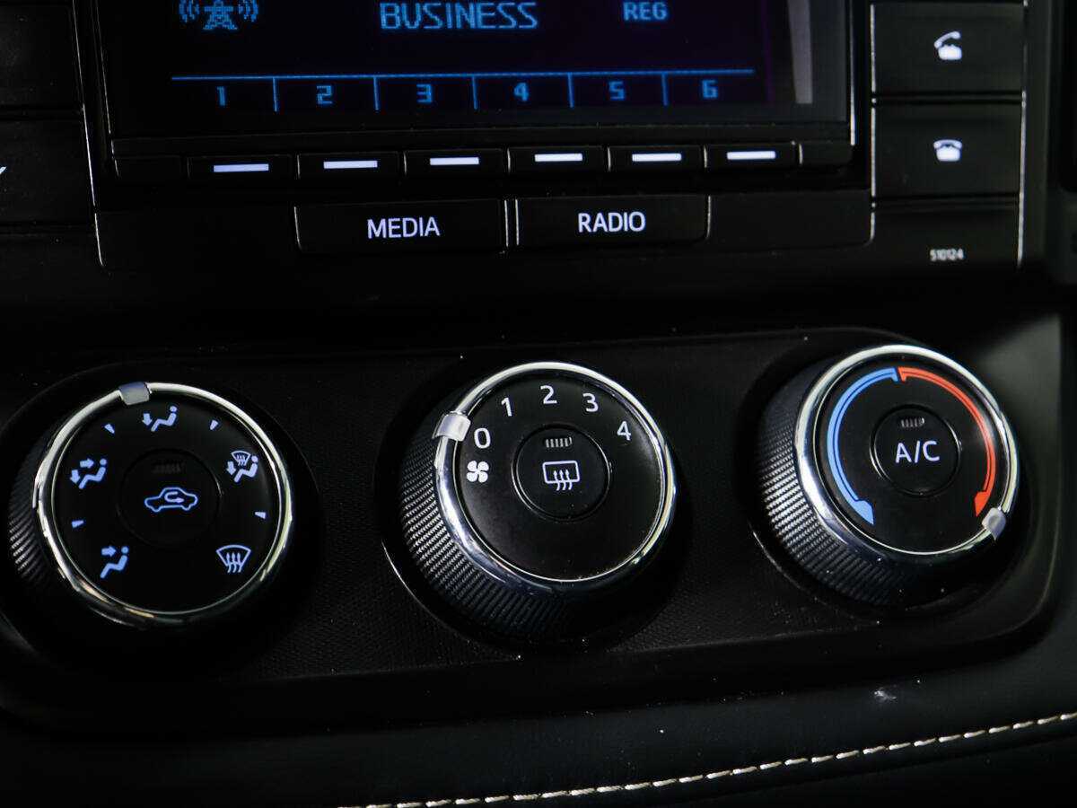 Купить Toyota RAV4 с пробегом. Фото: #18