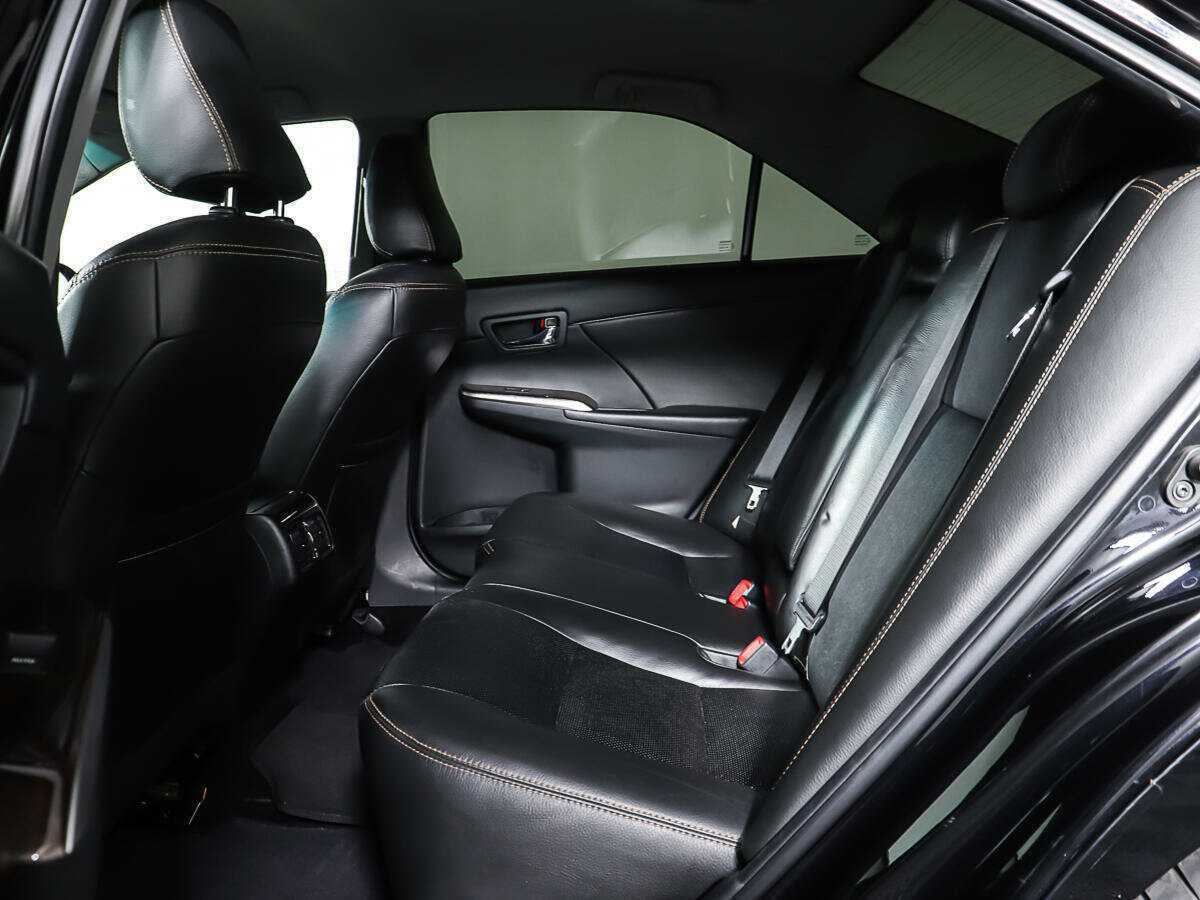 Купить Toyota Camry с пробегом. Фото: #11