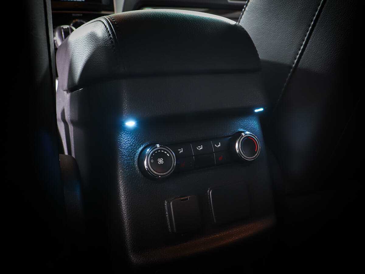 Купить Ford Explorer с пробегом. Фото: #16